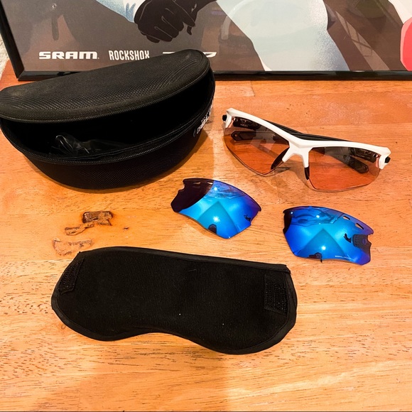 Bloc Eyewear Titan with extra set of lenses - Picture 3 of 5